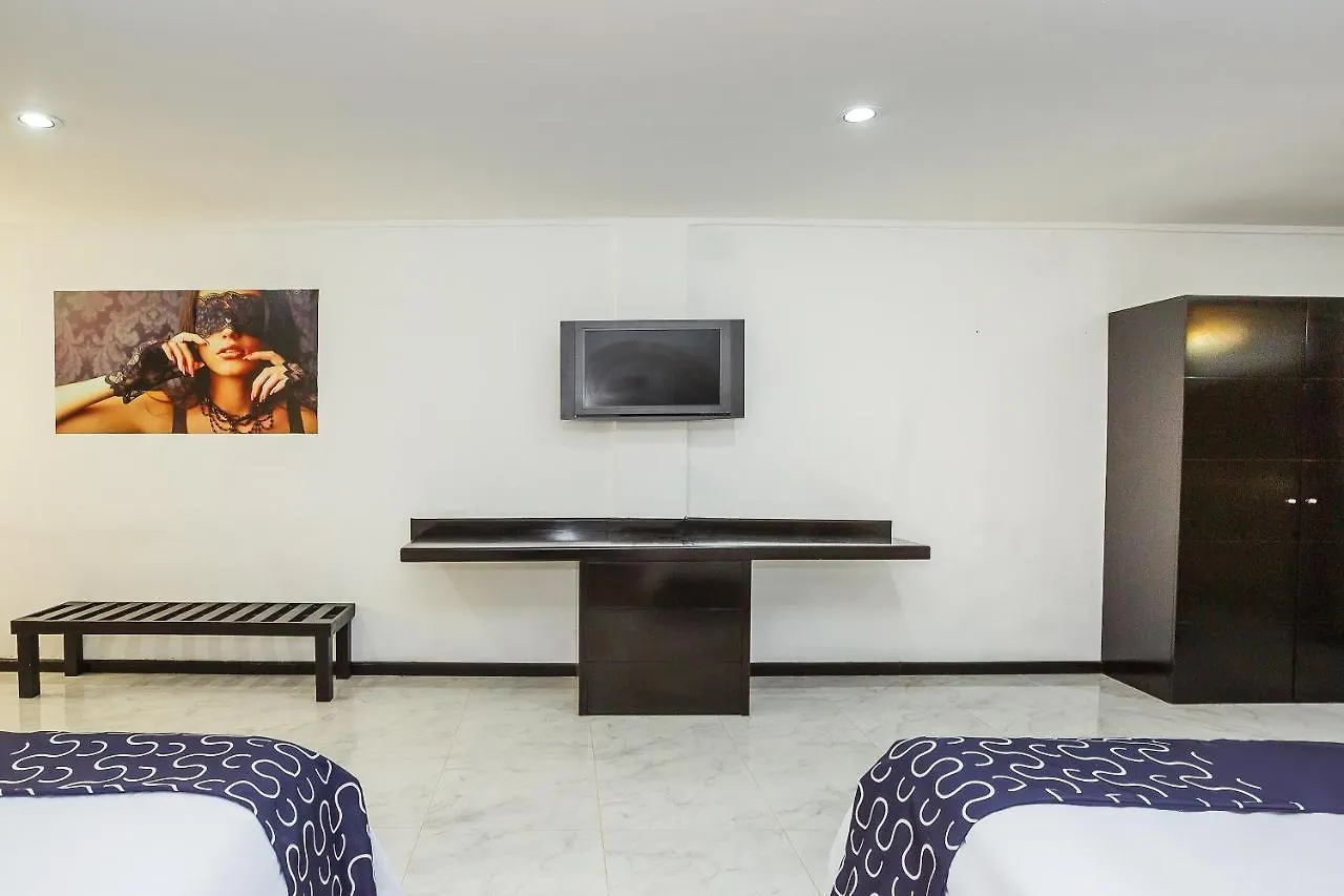 Hacienda Madrono Cancun (Adults Only) 호텔 3*,